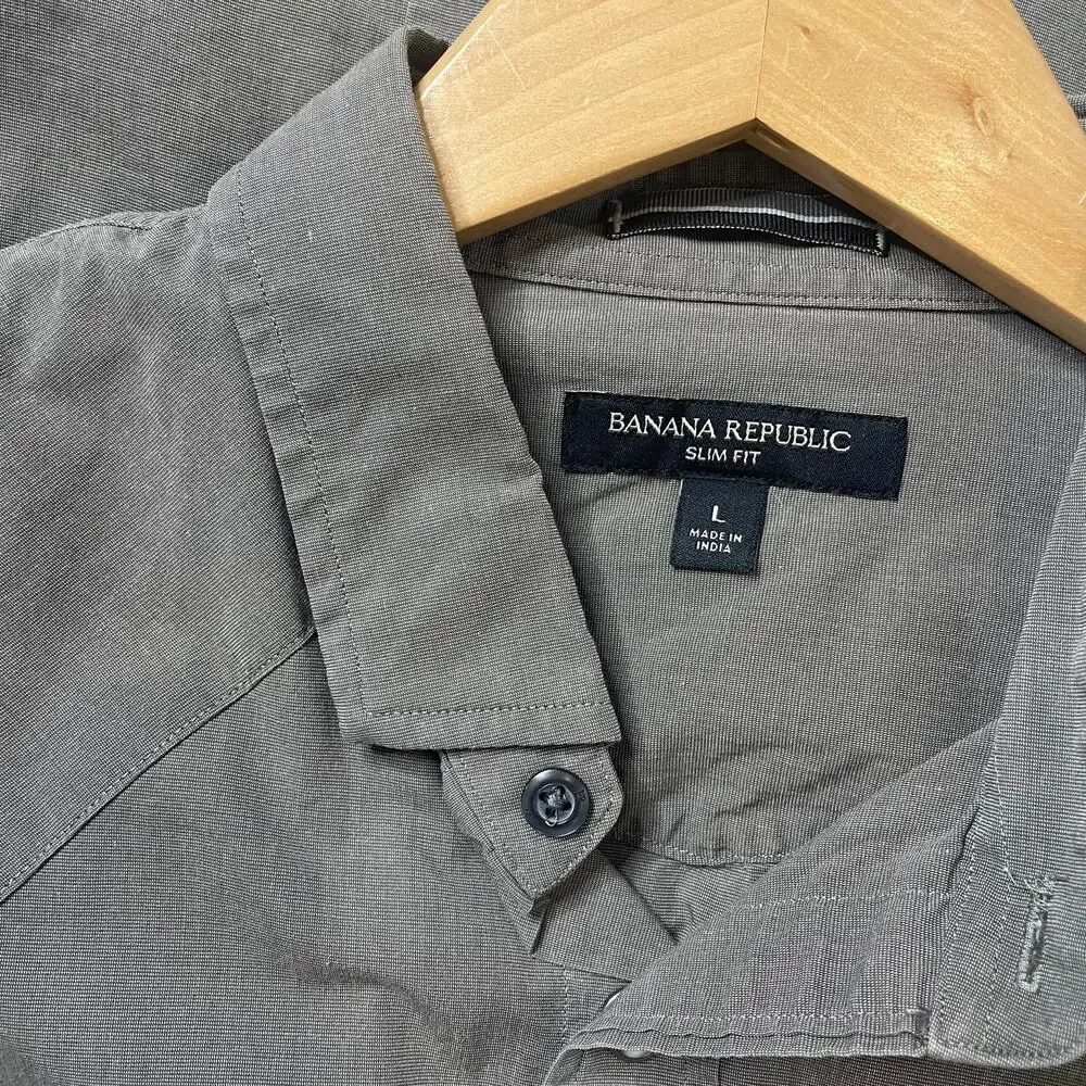 BANANA REPUBLIC Gray Button Up